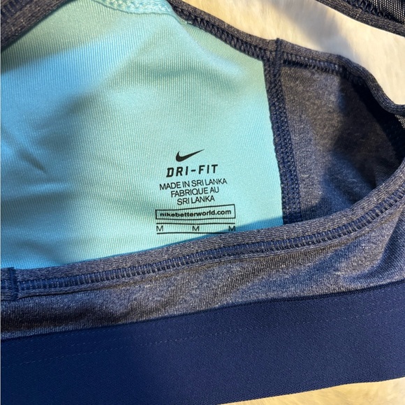 NIKE Sports Bra - Picture 3 of 3